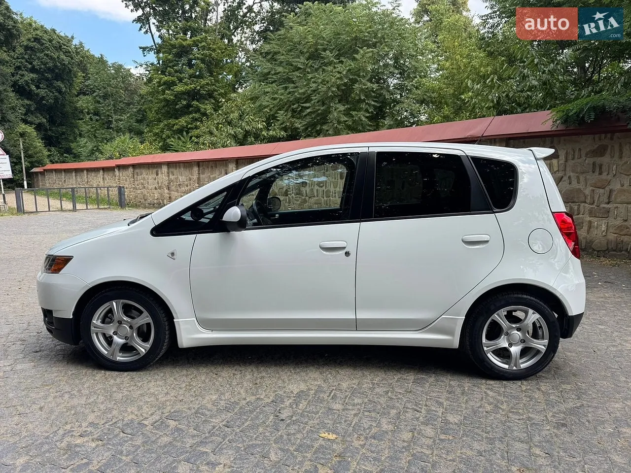 2011 Mitsubishi Colt - мініатюра 6