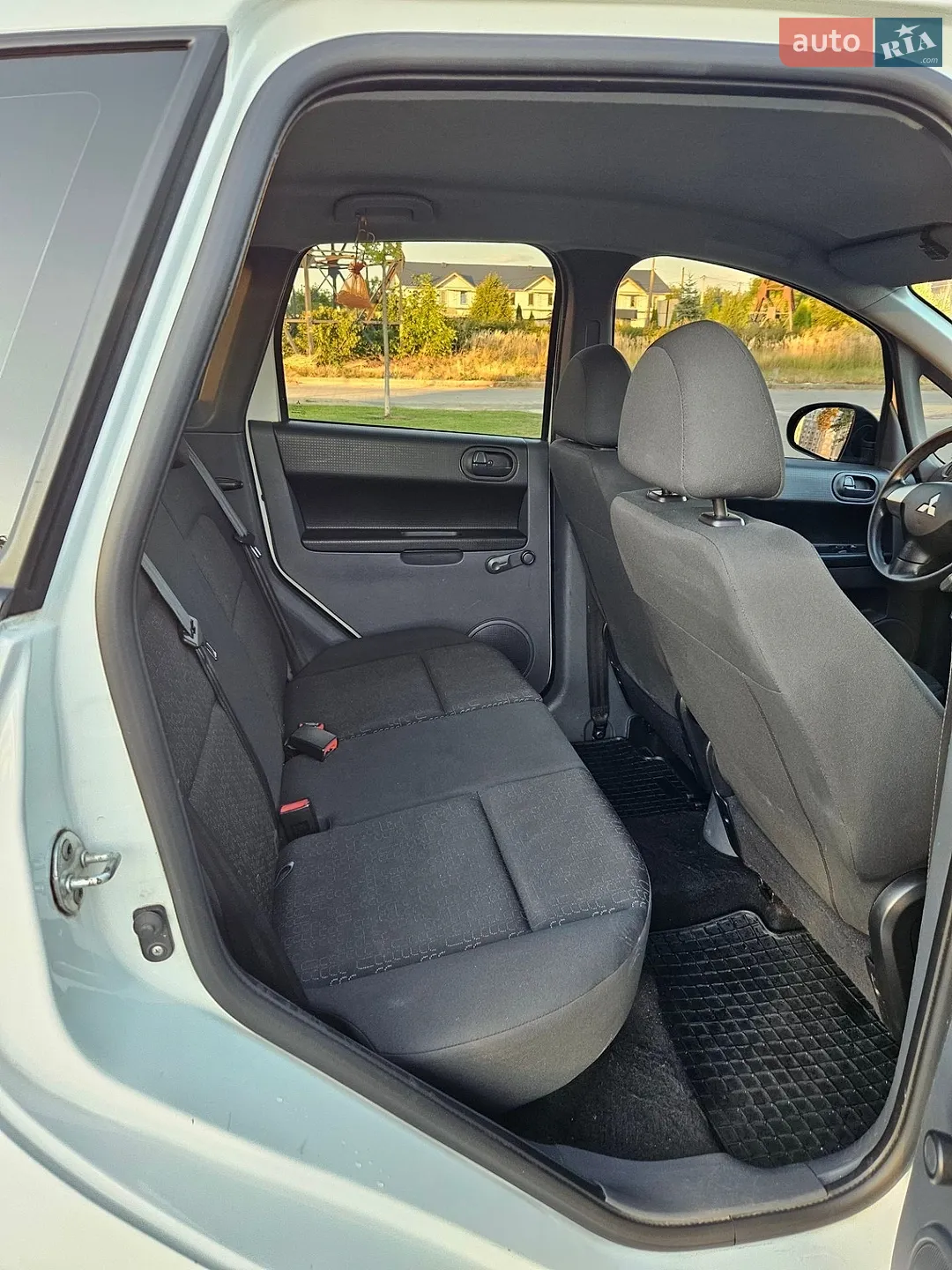 2011 Mitsubishi Colt - мініатюра 10