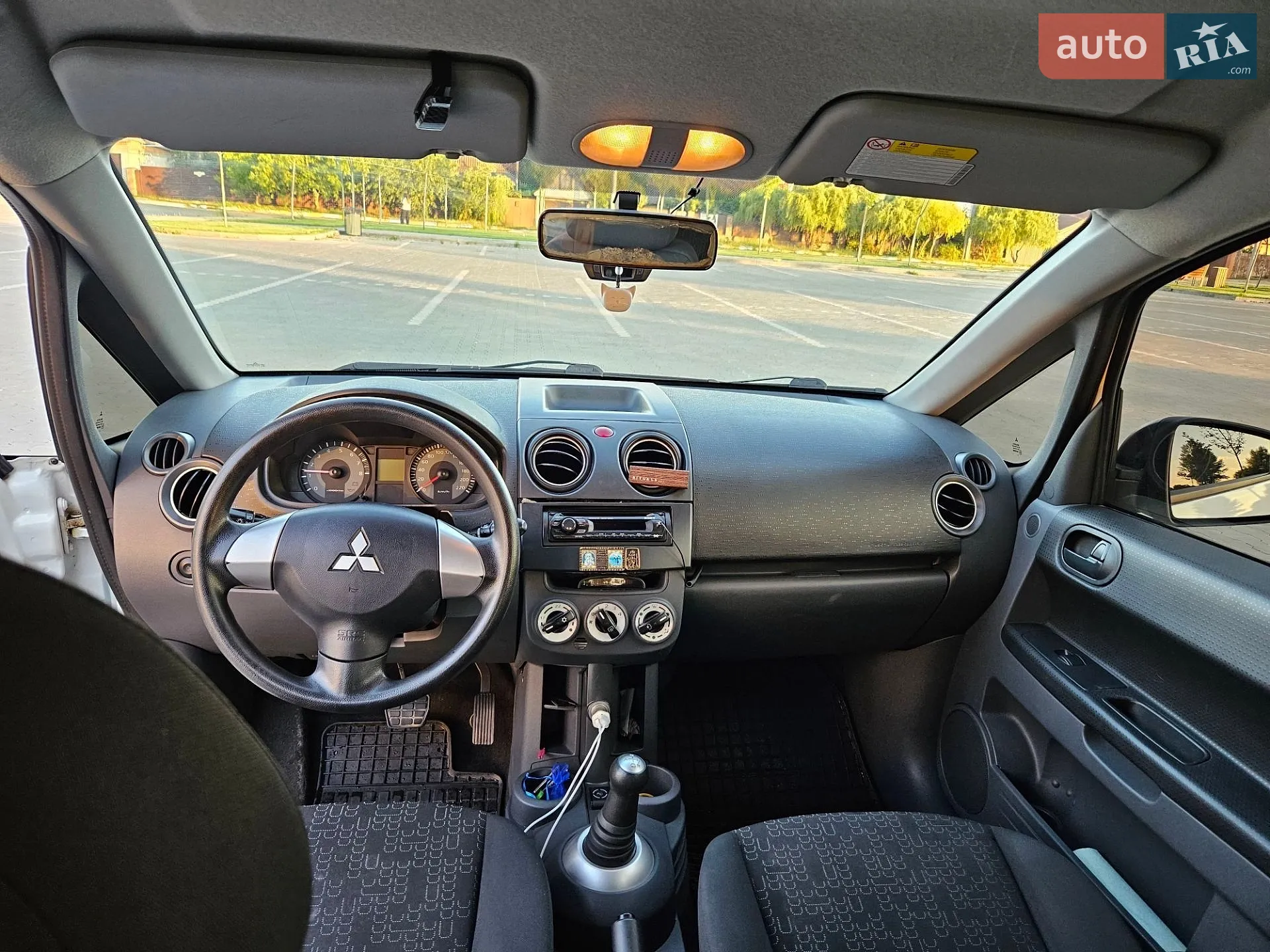 2011 Mitsubishi Colt - мініатюра 14
