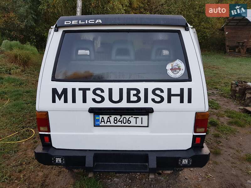 Мінівен Mitsubishi Delica 1983 в Києві
