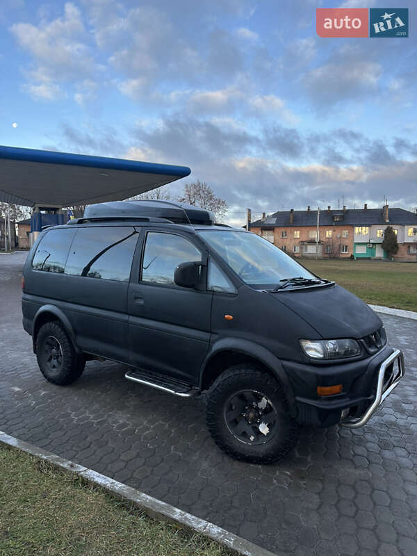 Минивэн Mitsubishi Delica 2001 в Ровно