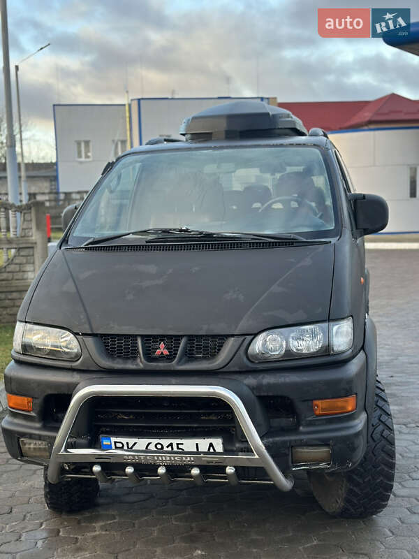 Минивэн Mitsubishi Delica 2001 в Ровно