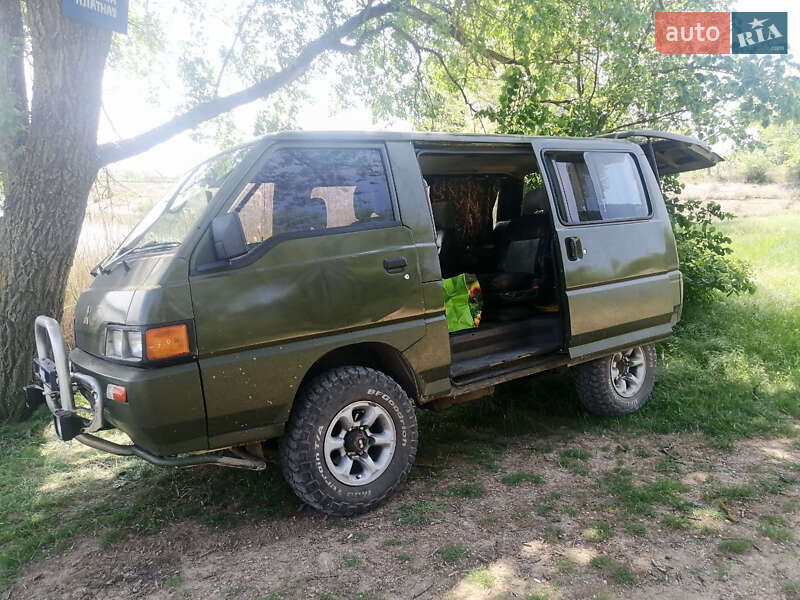 Минивэн Mitsubishi Delica 1990 в Николаеве