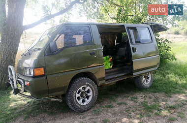 Минивэн Mitsubishi Delica 1990 в 
