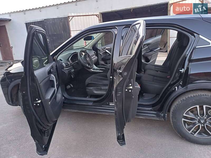Внедорожник / Кроссовер Mitsubishi Eclipse Cross 2018 в Голованевске