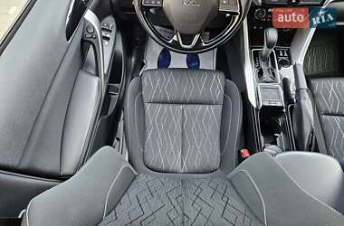Позашляховик / Кросовер Mitsubishi Eclipse Cross 2018 в 