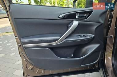 Позашляховик / Кросовер Mitsubishi Eclipse Cross 2018 в 