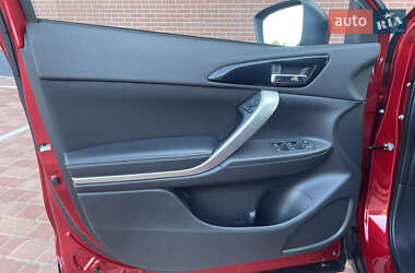 Позашляховик / Кросовер Mitsubishi Eclipse Cross 2020 в 