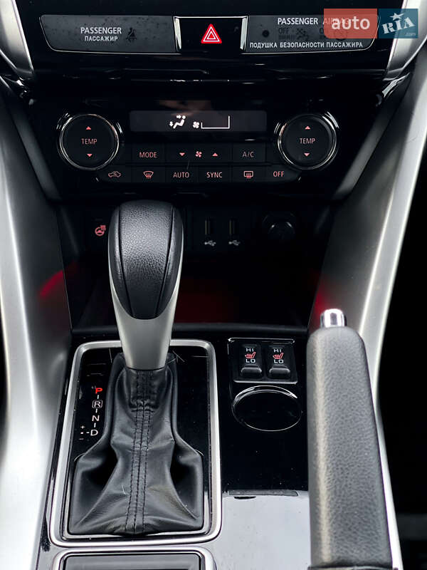 Позашляховик / Кросовер Mitsubishi Eclipse Cross 2018 в Мукачевому