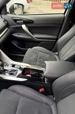 Внедорожник / Кроссовер Mitsubishi Eclipse Cross 2023 в 