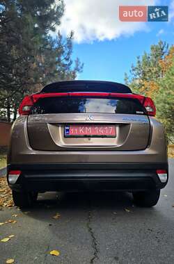 Позашляховик / Кросовер Mitsubishi Eclipse Cross 2018 в 
