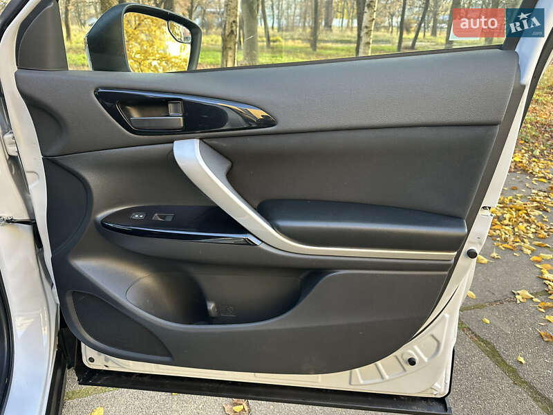 Внедорожник / Кроссовер Mitsubishi Eclipse Cross 2023 в Киеве фото 28 Внедорожник / Кроссовер Mitsubishi Eclipse Cross 2023 в Киеве