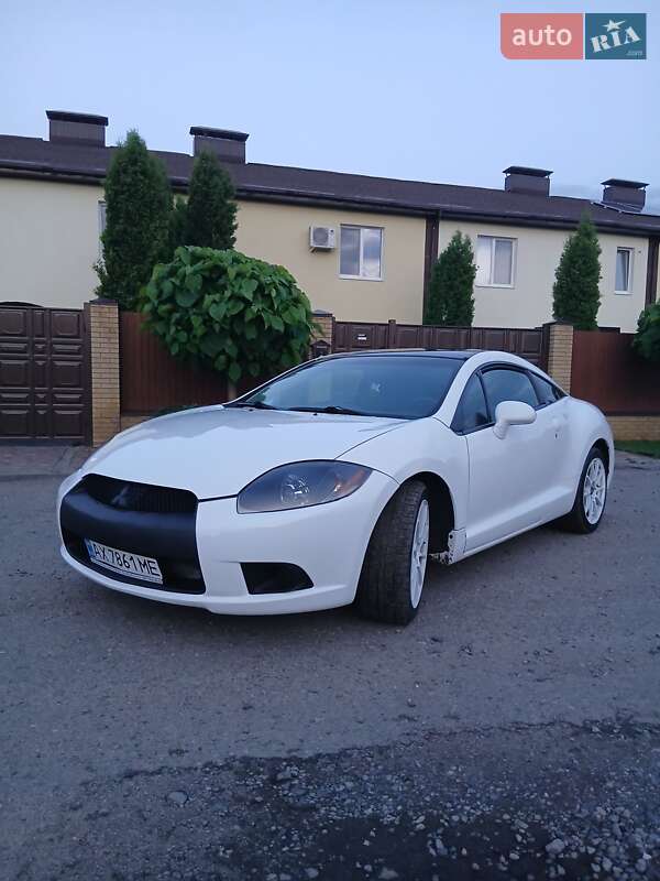 Купе Mitsubishi Eclipse 2011 в 