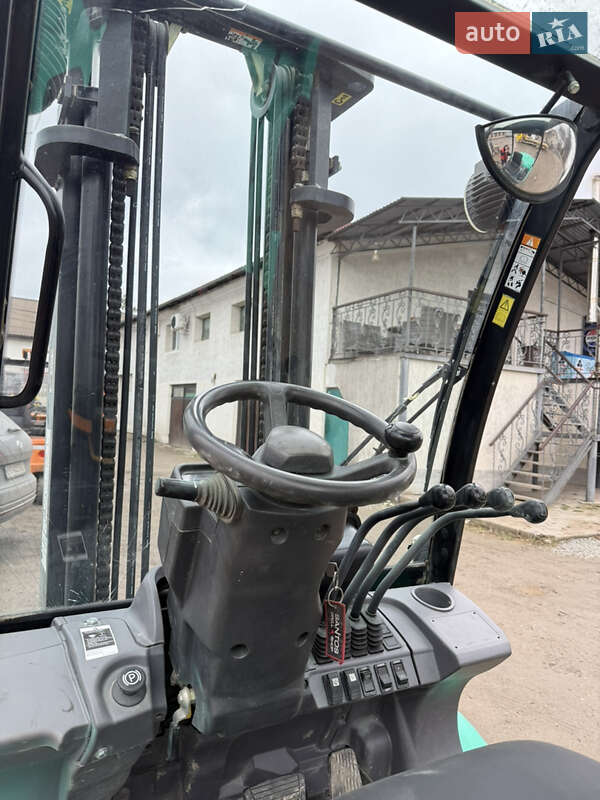 Вилочний навантажувач Mitsubishi FD 2011 в Чемерівцях