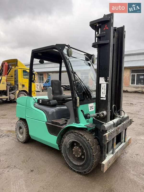 Вилочний навантажувач Mitsubishi FD 2011 в Чемерівцях