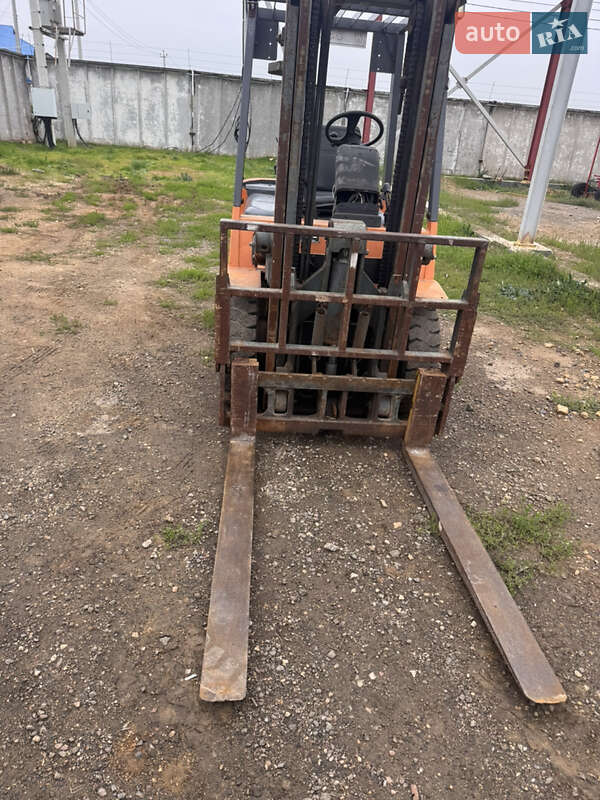 Вилочный погрузчик Mitsubishi FG 2000 в Одессе фото 3 Вилочный погрузчик Mitsubishi FG 2000 в Одессе