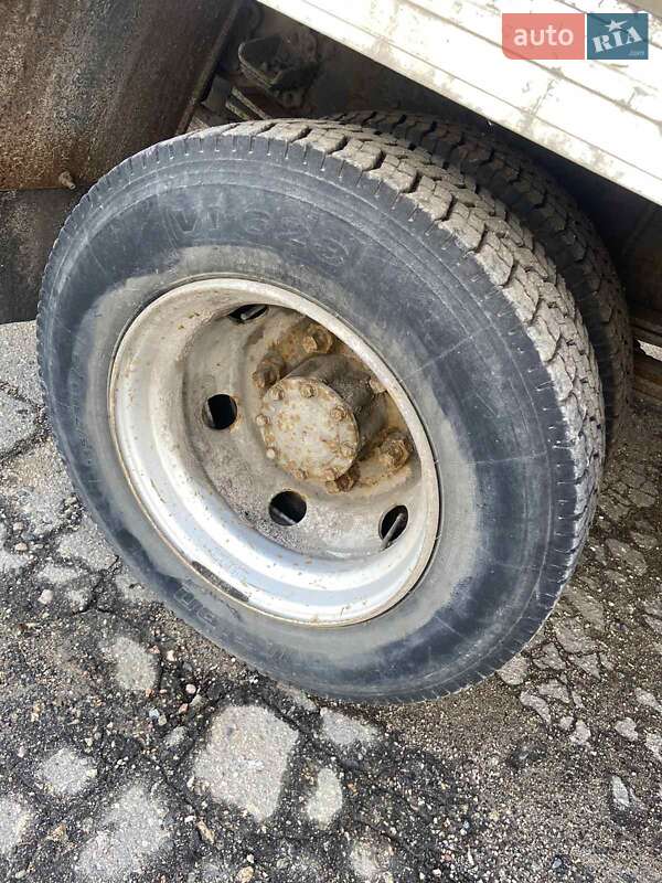 Вантажний фургон Mitsubishi Fuso Canter 2004 в Харкові