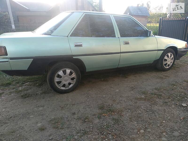 Седан Mitsubishi Galant 1984 в Чернівцях