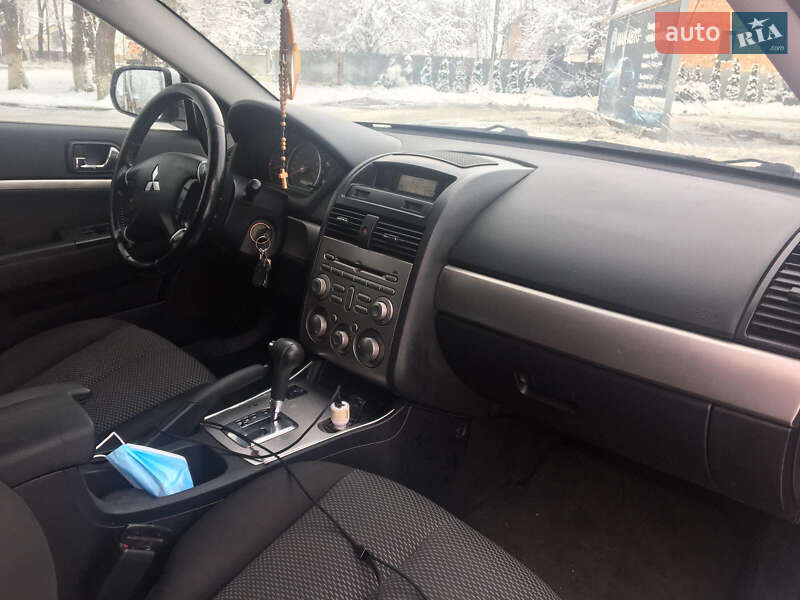 Седан Mitsubishi Galant 2008 в Чернівцях