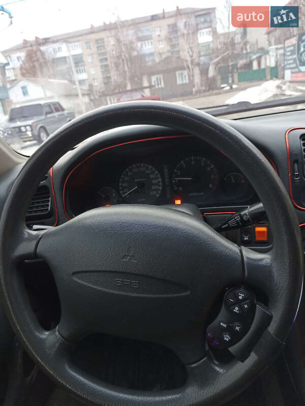 Седан Mitsubishi Galant 1996 в Первомайске