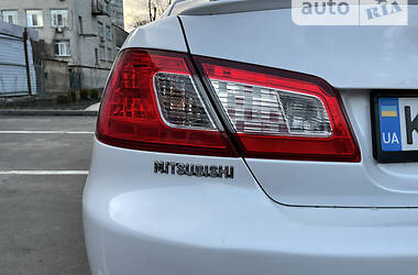 Седан Mitsubishi Galant 2012 в 
