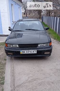 Седан Mitsubishi Galant 1991 в Ровно