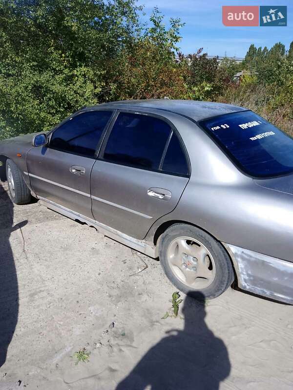 Седан Mitsubishi Galant 1993 в Теплодаре