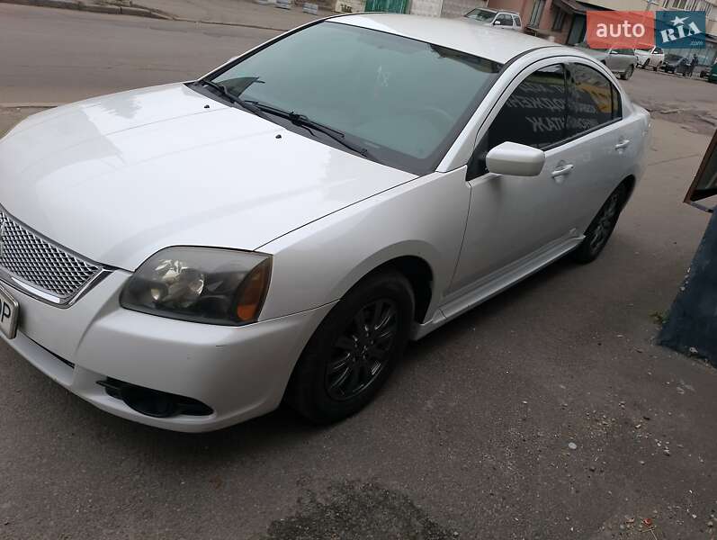Mitsubishi Galant 2010