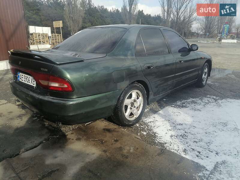 Седан Mitsubishi Galant 1994 в Першотравенске