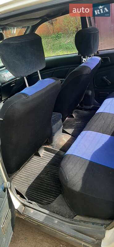 Седан Mitsubishi Galant 1988 в Шептицькому