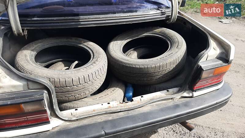 Седан Mitsubishi Galant 1988 в Шептицькому