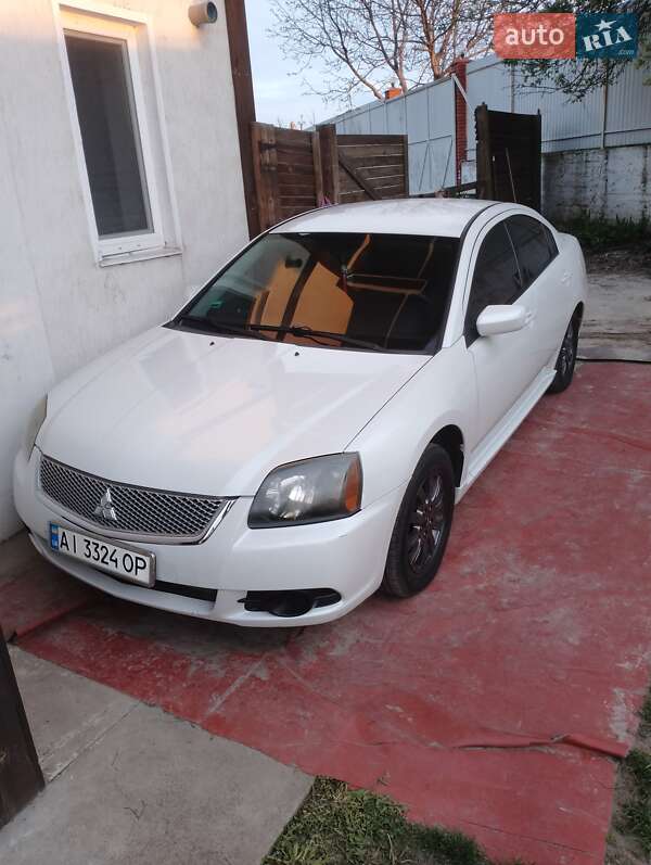 Седан Mitsubishi Galant 2010 в Киеве