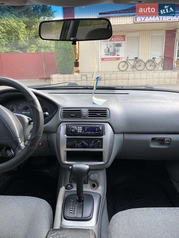 Mitsubishi Galant 2001