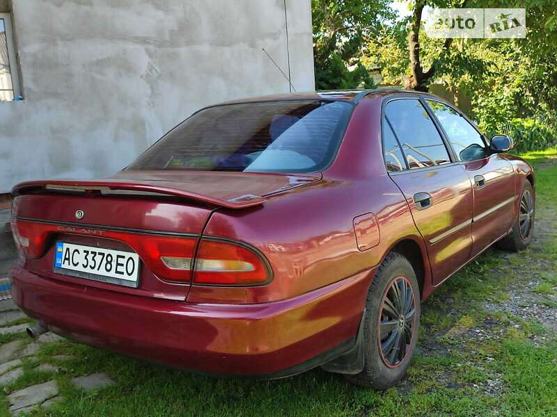 Седан Mitsubishi Galant 1995 в Владимир-Волынском