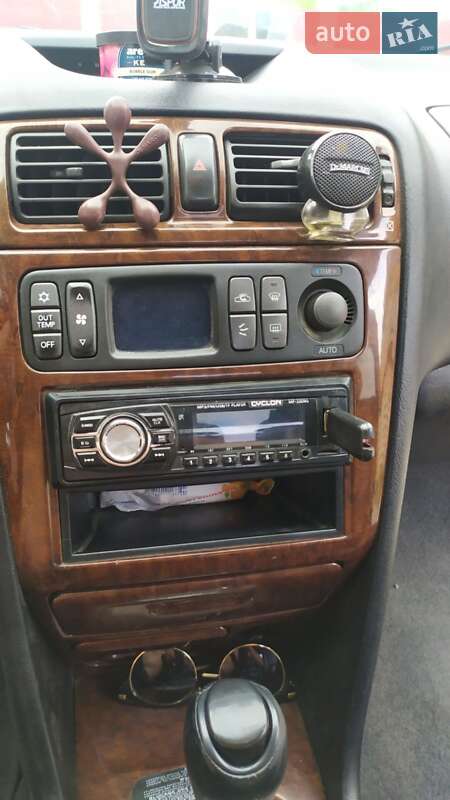 Седан Mitsubishi Galant 2001 в Саврані