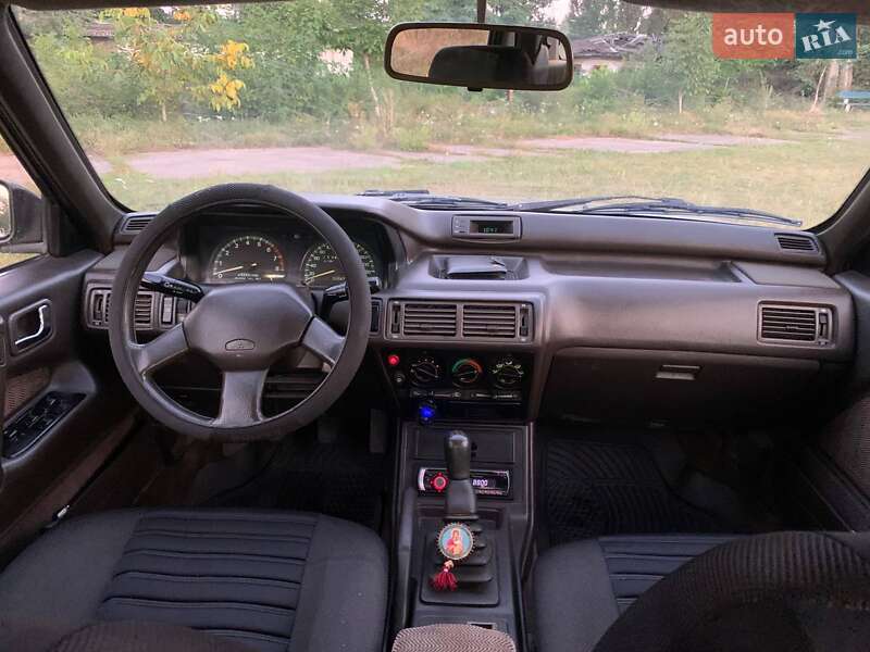 Седан Mitsubishi Galant 1988 в Жовтих Водах