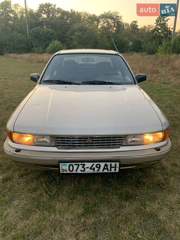 Седан Mitsubishi Galant 1988 в Жовтих Водах