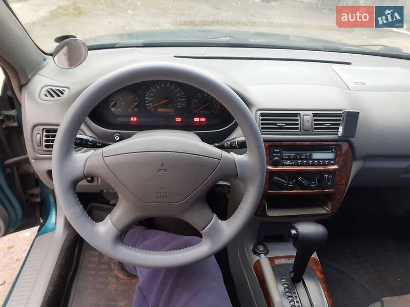 Седан Mitsubishi Galant 1999 в Києві
