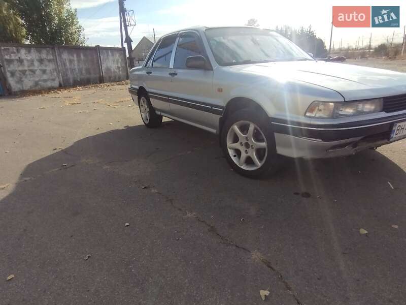 Седан Mitsubishi Galant 1988 в Одессе