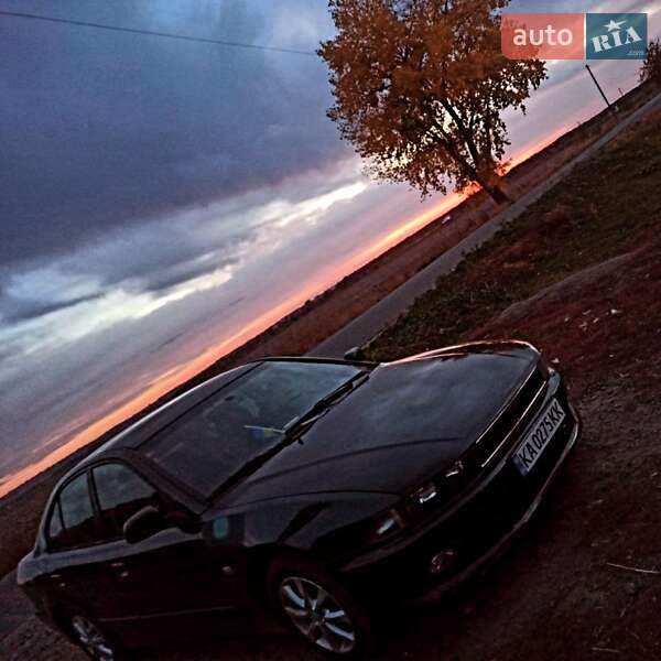 Седан Mitsubishi Galant 2000 в Киеве