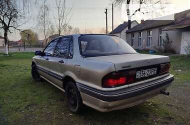 Седан Mitsubishi Galant 1988 в Виноградове