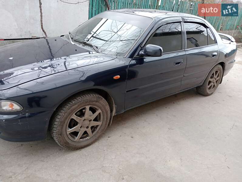 Седан Mitsubishi Galant 1995 в Одессе