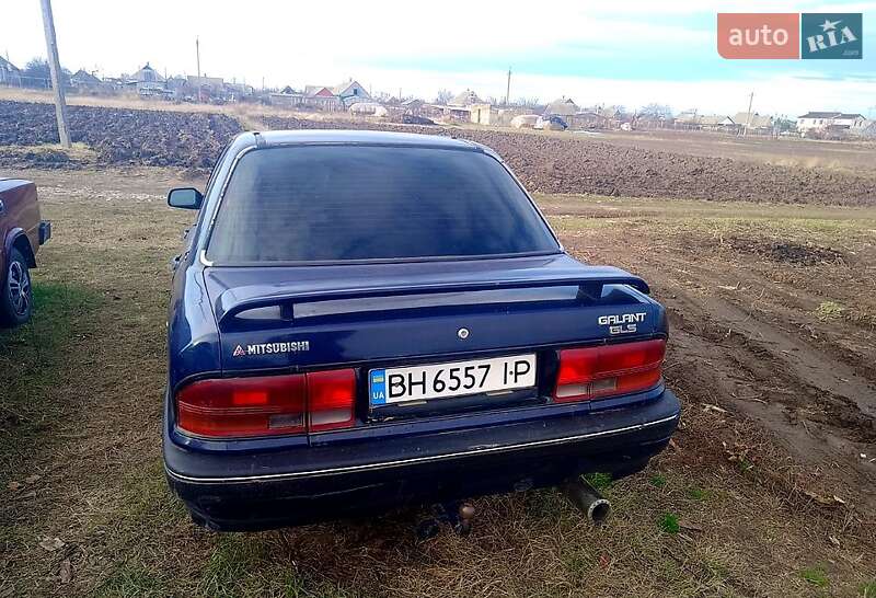 Седан Mitsubishi Galant 1988 в Овидиополе