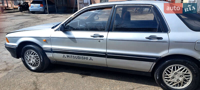 Лифтбек Mitsubishi Galant 1990 в Одессе фото 5 Лифтбек Mitsubishi Galant 1990 в Одессе
