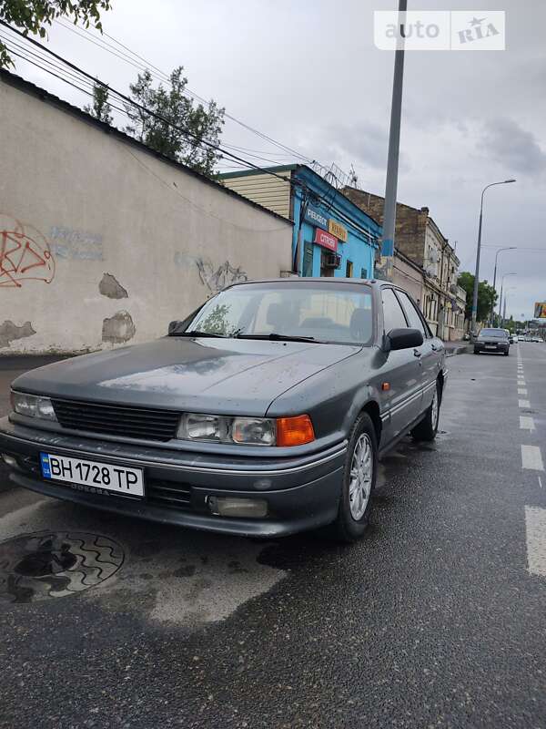 Седан Mitsubishi Galant 1989 в Одессе