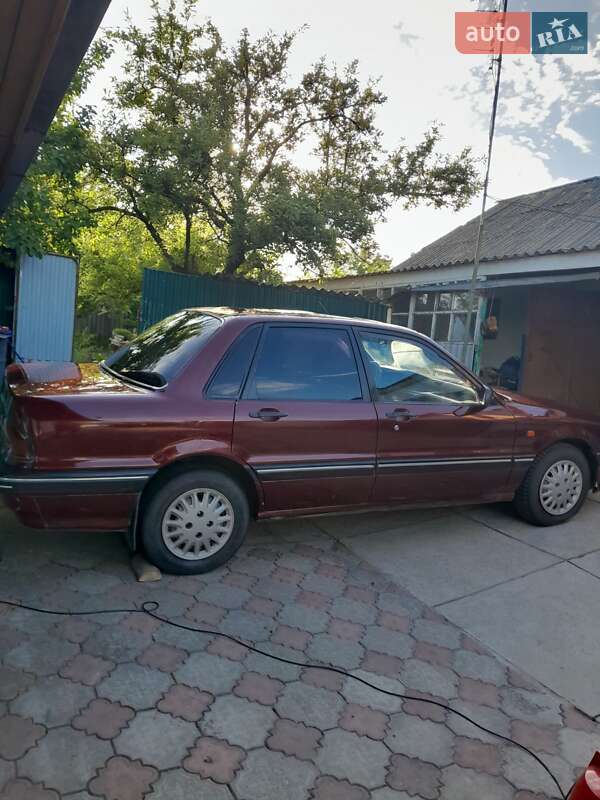 Седан Mitsubishi Galant 1991 в Благовещенском
