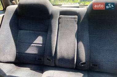 Седан Mitsubishi Galant 1992 в Киеве