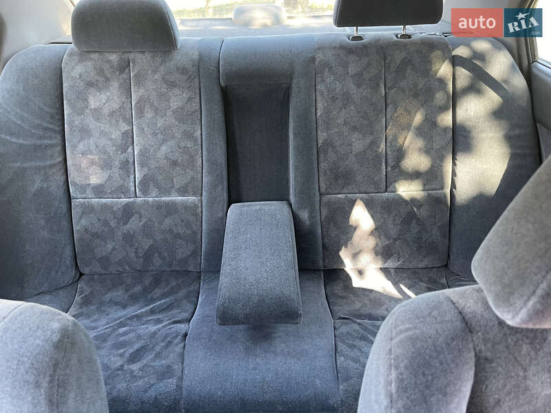 Седан Mitsubishi Galant 1997 в Измаиле