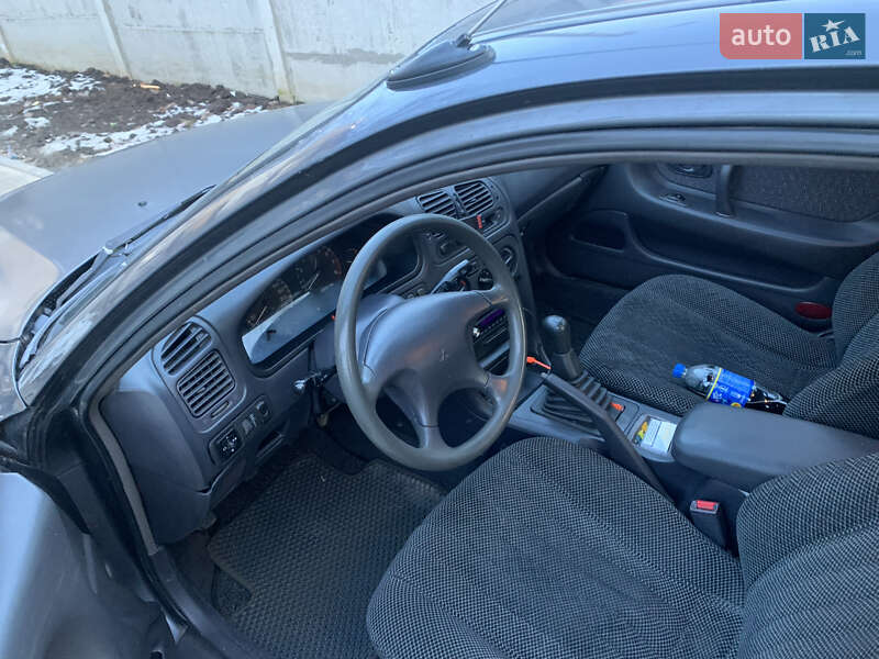 Лифтбек Mitsubishi Galant 1993 в Харькове