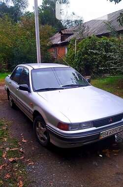 Седан Mitsubishi Galant 1988 в Гайвороні